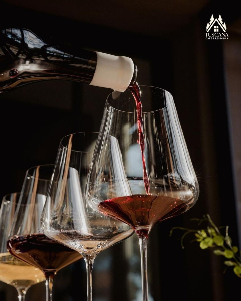 Tuscana Café ambiance